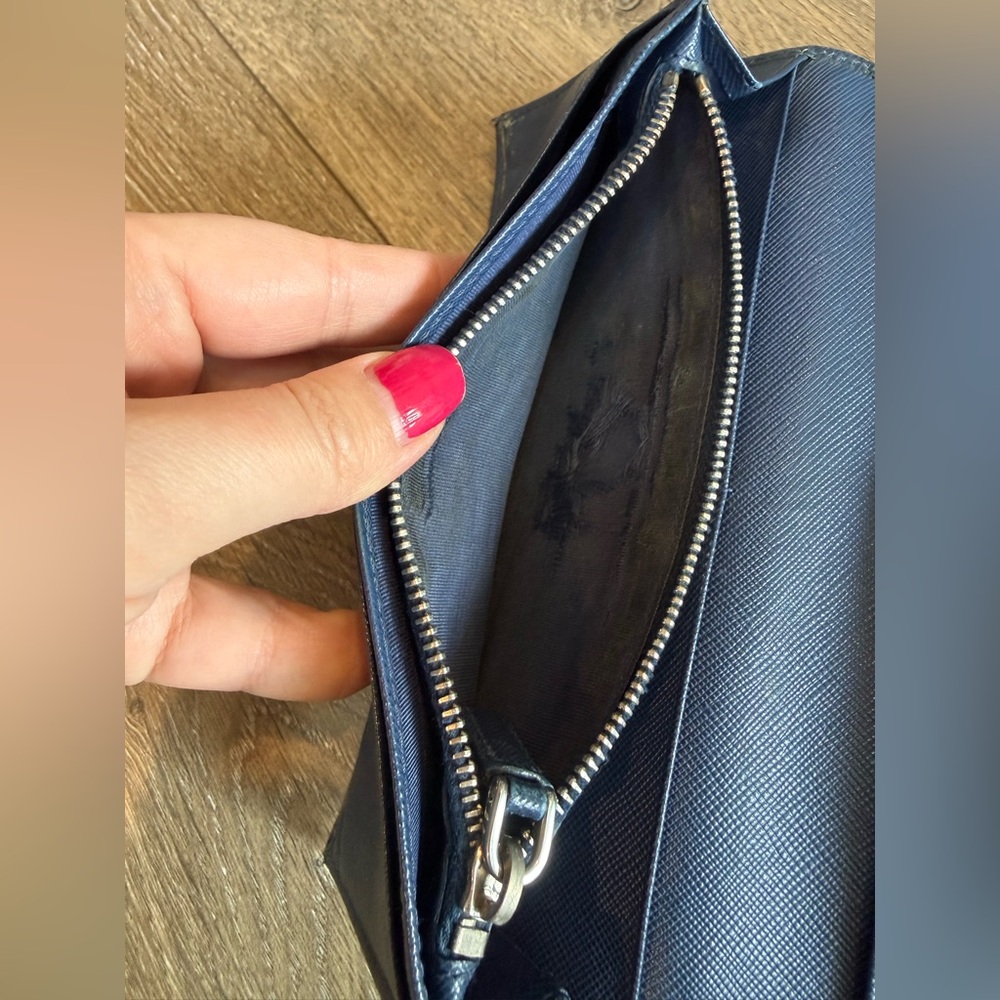 Vintage Prada Blue Leather Wallet - Picture 11 of 16